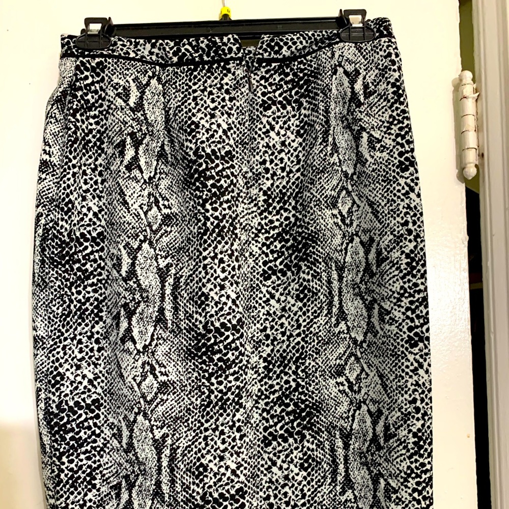 Sexy snake pencil skirt